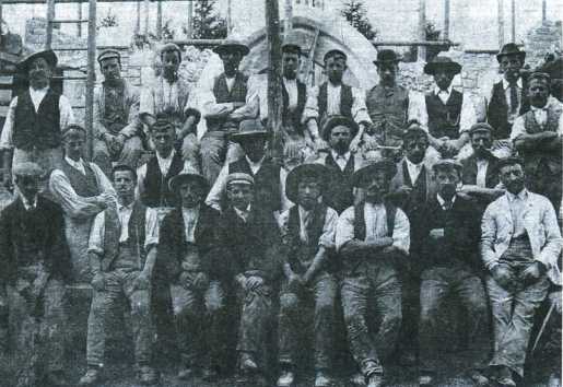 Workmen of Chapman, Lowry & Puttick
